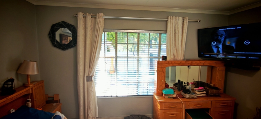 2 Bedroom Property for Sale in Albertsdal Gauteng