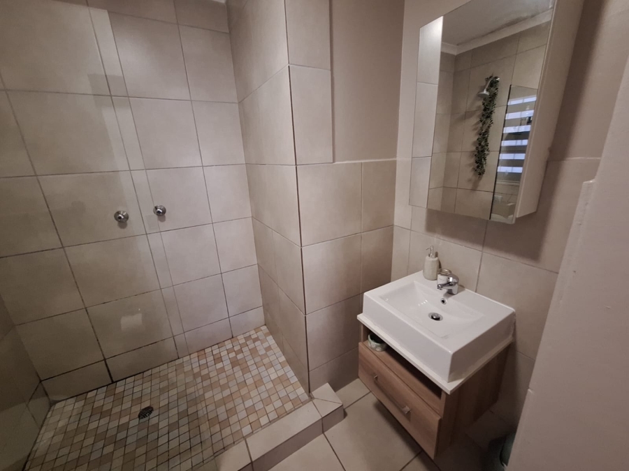2 Bedroom Property for Sale in Montana Gauteng