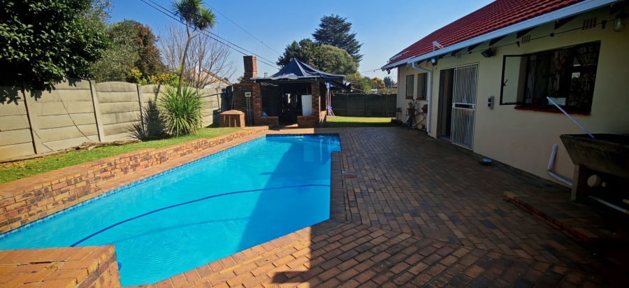 3 Bedroom Property for Sale in Brackendowns Gauteng