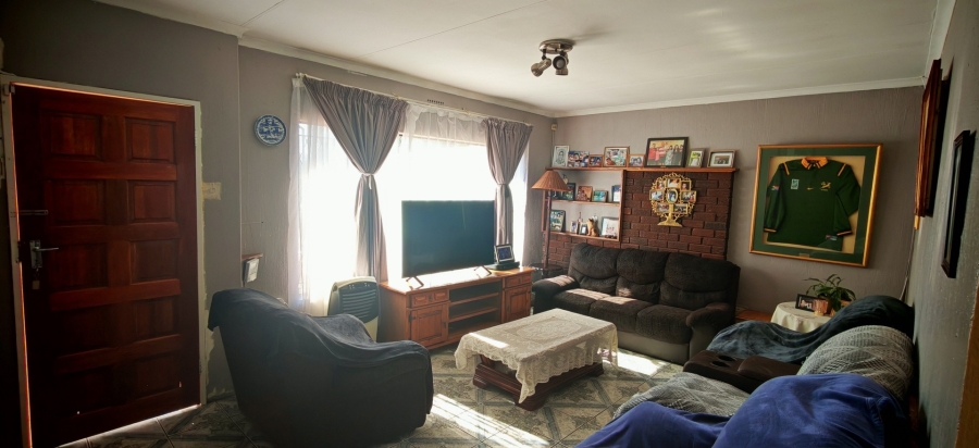 3 Bedroom Property for Sale in Brackendowns Gauteng