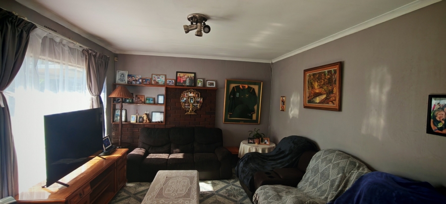 3 Bedroom Property for Sale in Brackendowns Gauteng