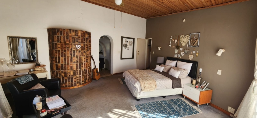 3 Bedroom Property for Sale in Golf View Gauteng