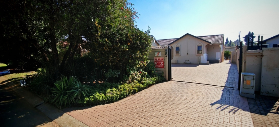 3 Bedroom Property for Sale in Mayberry Park Gauteng