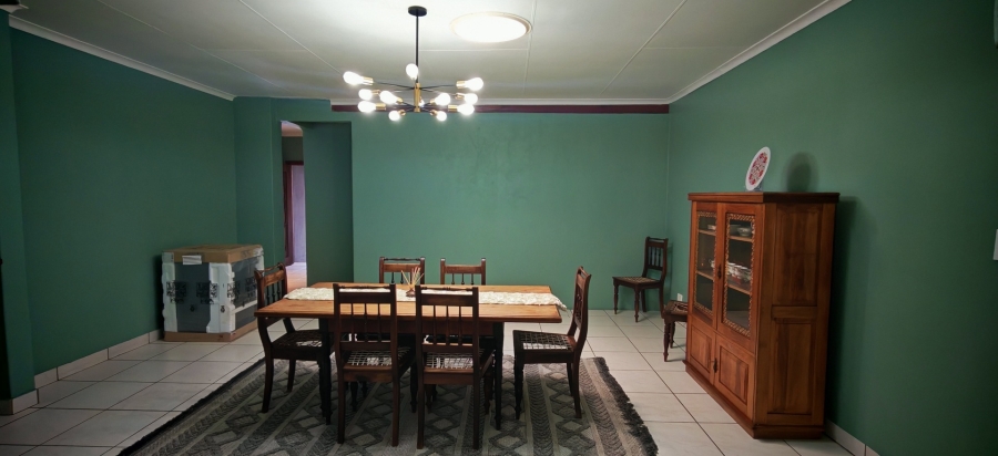 6 Bedroom Property for Sale in Brackenhurst Gauteng