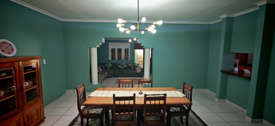 6 Bedroom Property for Sale in Brackenhurst Gauteng