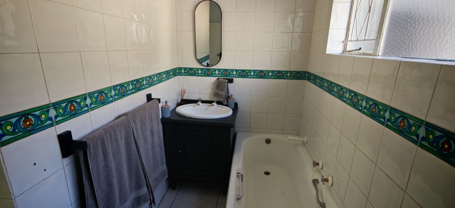 6 Bedroom Property for Sale in Brackenhurst Gauteng