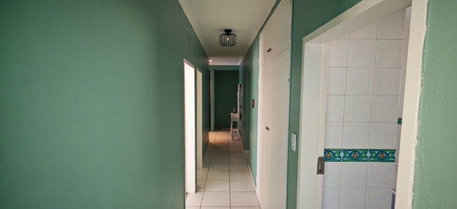 6 Bedroom Property for Sale in Brackenhurst Gauteng