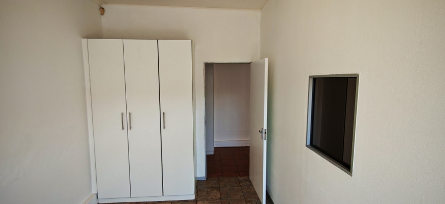 6 Bedroom Property for Sale in Brackenhurst Gauteng