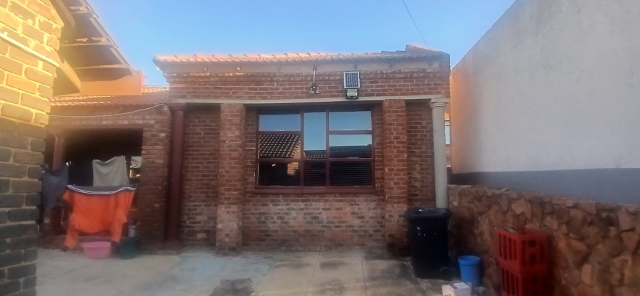 4 Bedroom Property for Sale in Soshanguve M Gauteng