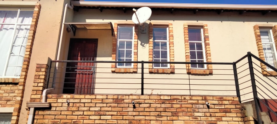 2 Bedroom Property for Sale in Honeydew Gauteng
