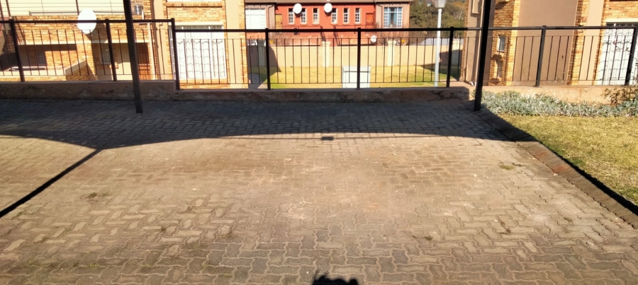 2 Bedroom Property for Sale in Honeydew Gauteng