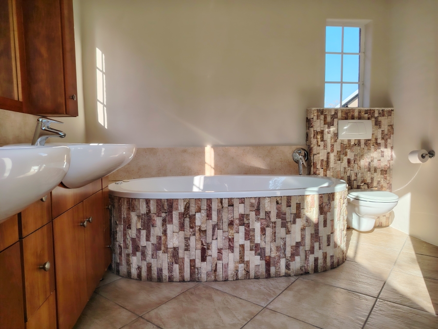 5 Bedroom Property for Sale in Carlswald Gauteng
