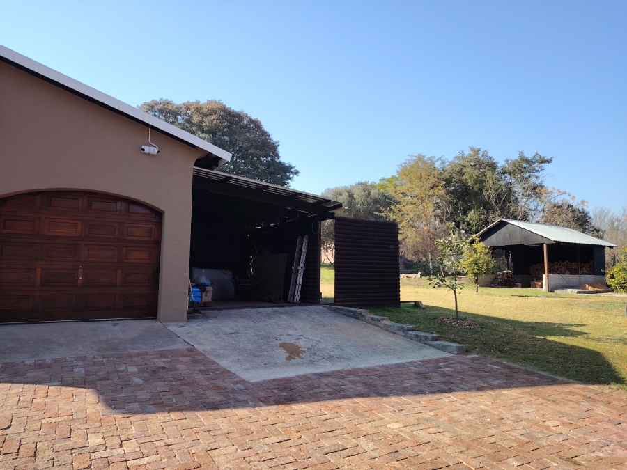 5 Bedroom Property for Sale in Carlswald Gauteng