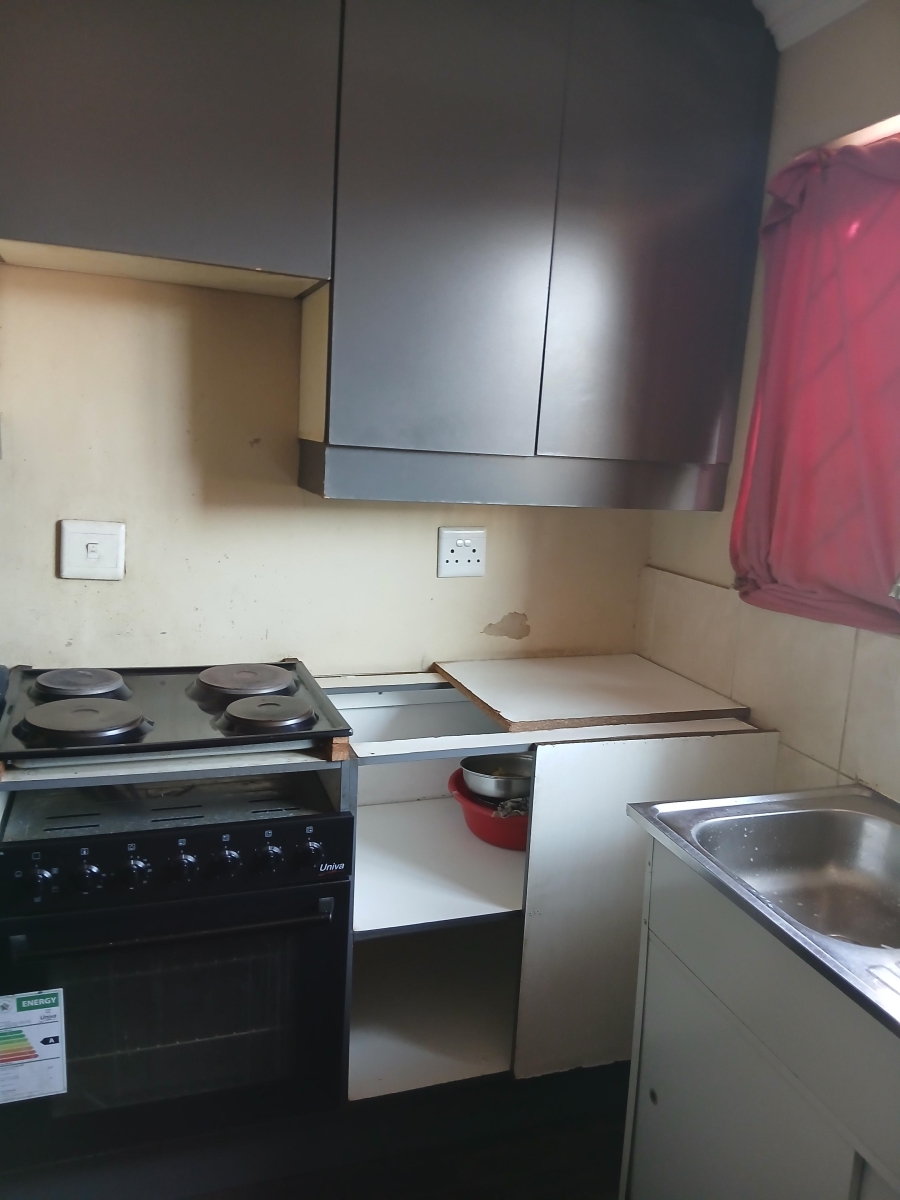 2 Bedroom Property for Sale in Etwatwa Gauteng