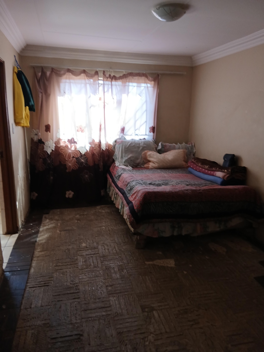 2 Bedroom Property for Sale in Etwatwa Gauteng