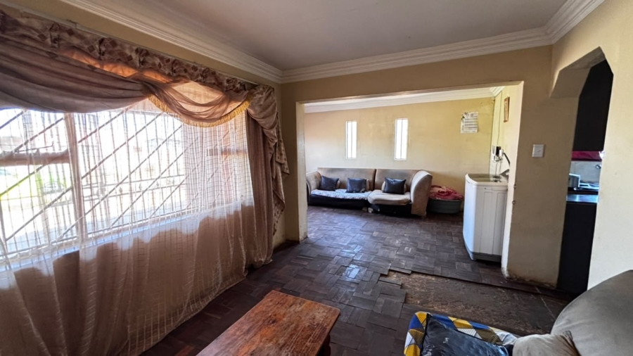 2 Bedroom Property for Sale in Etwatwa Gauteng