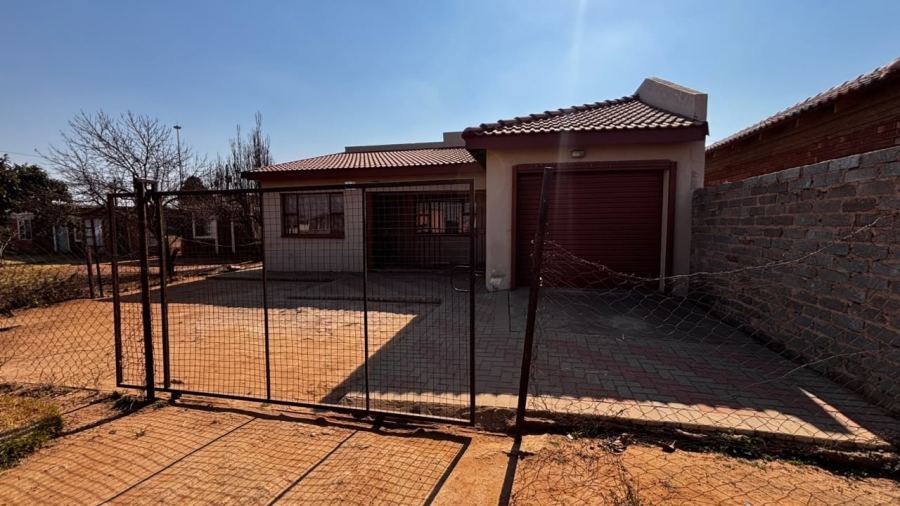 2 Bedroom Property for Sale in Etwatwa Gauteng