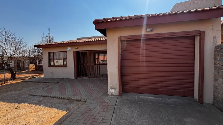 2 Bedroom Property for Sale in Etwatwa Gauteng