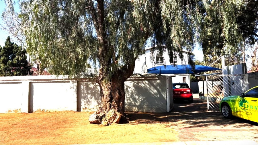 4 Bedroom Property for Sale in Clayville Gauteng