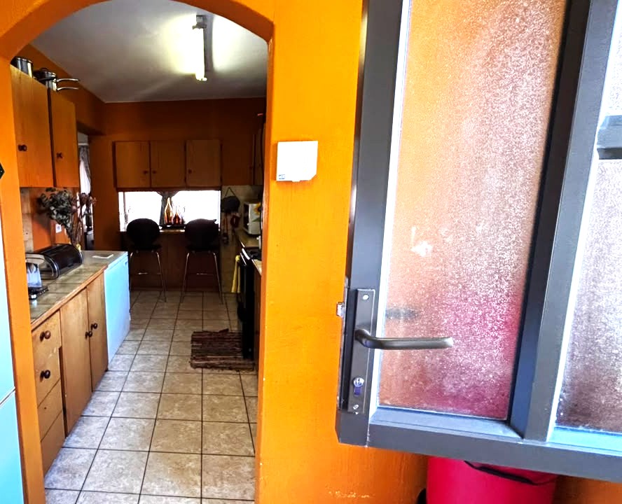 4 Bedroom Property for Sale in Clayville Gauteng
