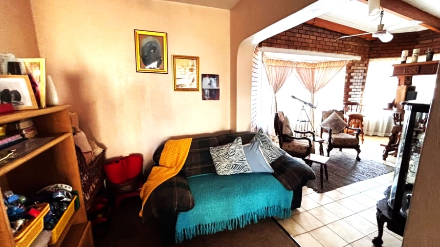 4 Bedroom Property for Sale in Clayville Gauteng