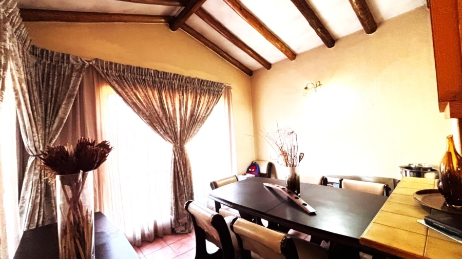 4 Bedroom Property for Sale in Clayville Gauteng
