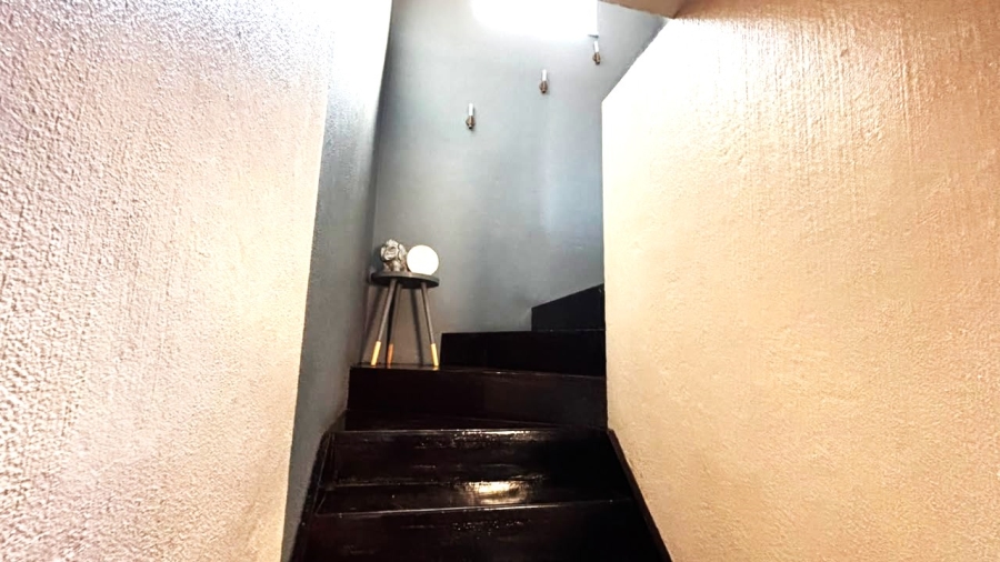 4 Bedroom Property for Sale in Clayville Gauteng