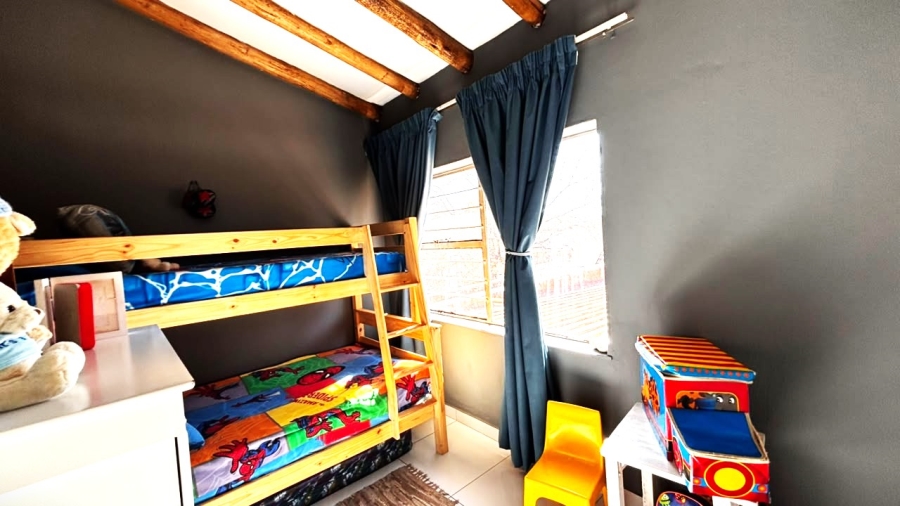 4 Bedroom Property for Sale in Clayville Gauteng