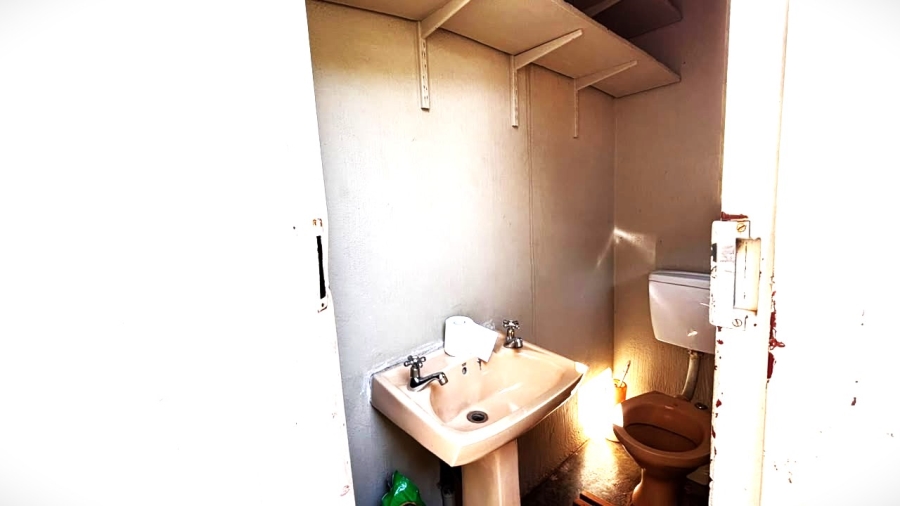 4 Bedroom Property for Sale in Clayville Gauteng