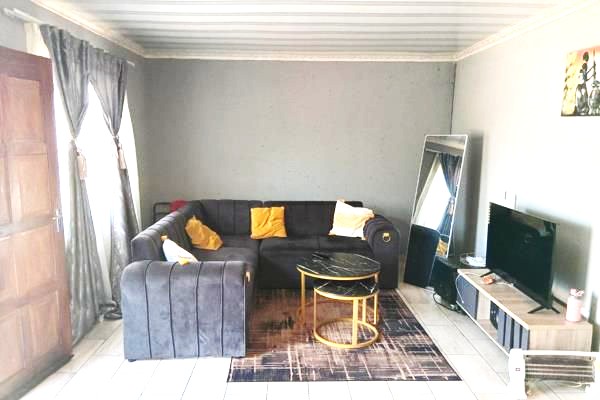 4 Bedroom Property for Sale in Tshongweni Gauteng