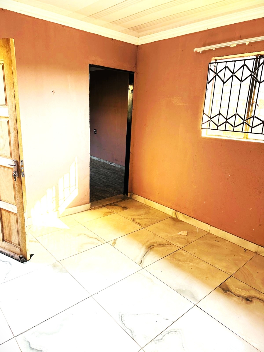 4 Bedroom Property for Sale in Tshongweni Gauteng