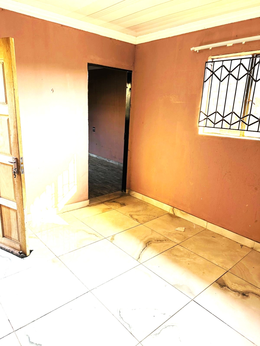 4 Bedroom Property for Sale in Tshongweni Gauteng