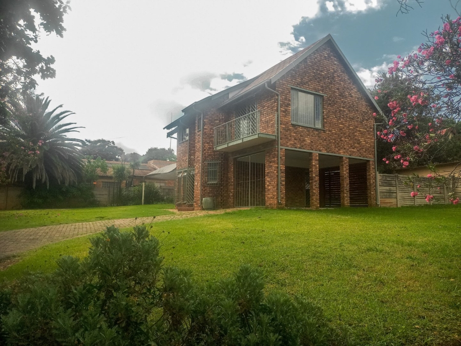 3 Bedroom Property for Sale in Roodekrans Gauteng