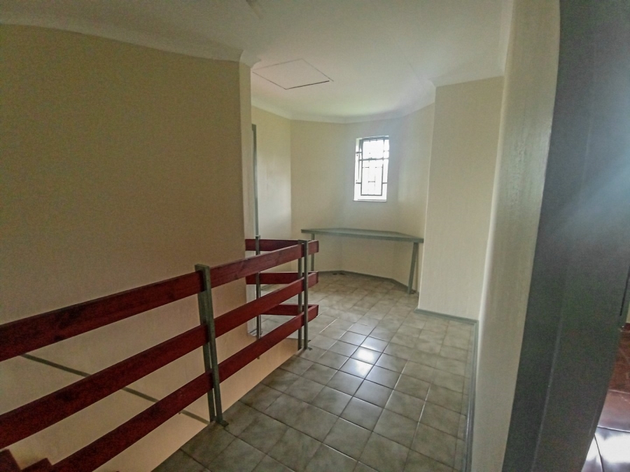 3 Bedroom Property for Sale in Roodekrans Gauteng