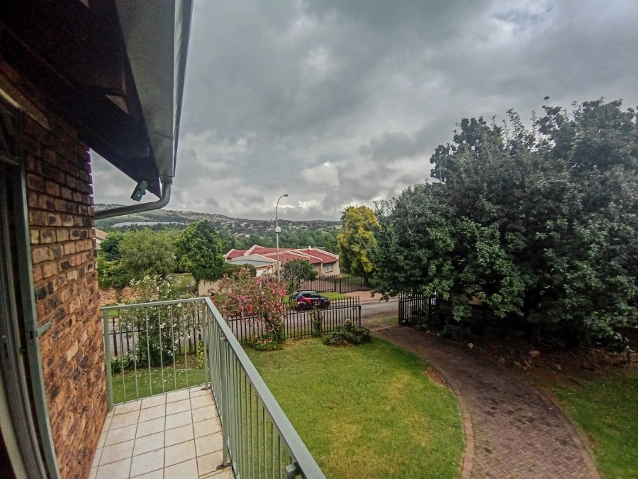 3 Bedroom Property for Sale in Roodekrans Gauteng