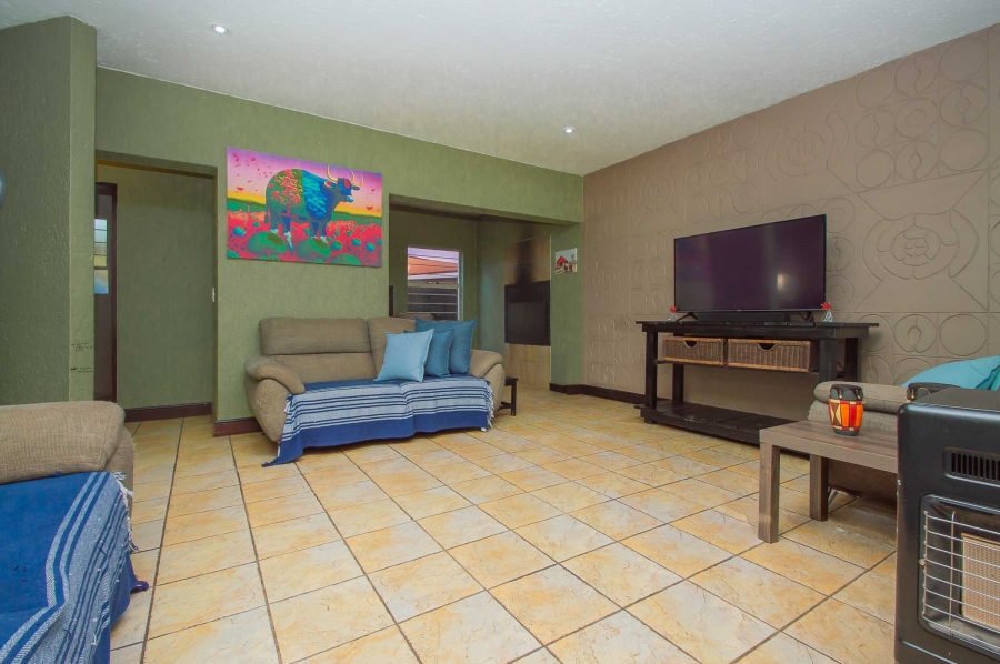 3 Bedroom Property for Sale in Sundowner Gauteng