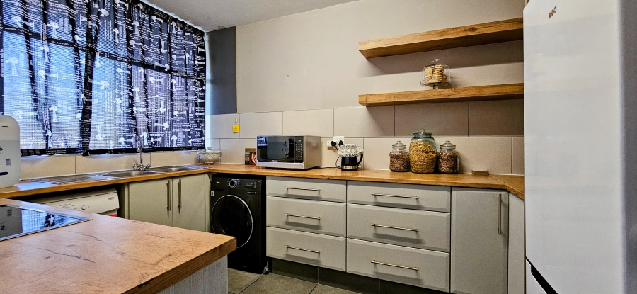 2 Bedroom Property for Sale in Three Rivers Proper Gauteng