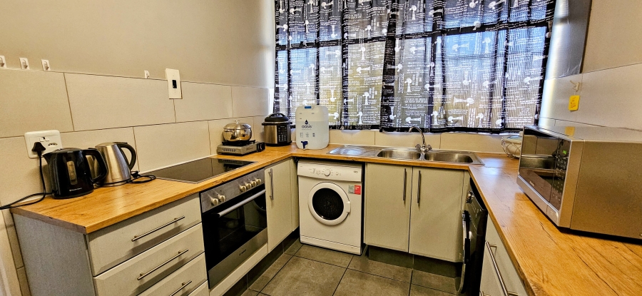 2 Bedroom Property for Sale in Three Rivers Proper Gauteng
