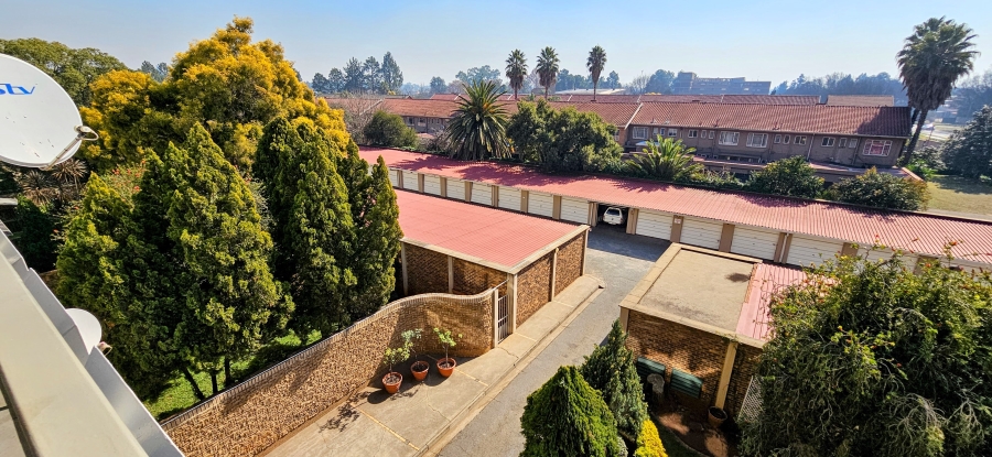 2 Bedroom Property for Sale in Three Rivers Proper Gauteng