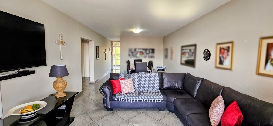 2 Bedroom Property for Sale in Three Rivers Proper Gauteng