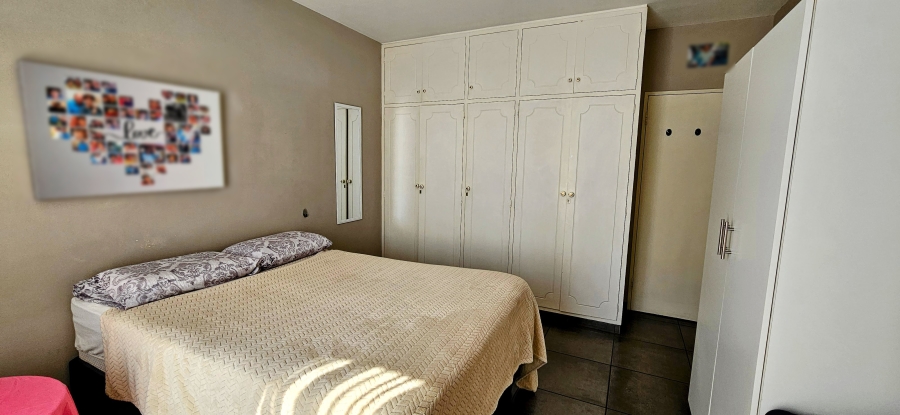 2 Bedroom Property for Sale in Three Rivers Proper Gauteng
