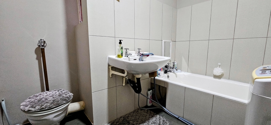 2 Bedroom Property for Sale in Three Rivers Proper Gauteng
