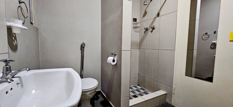 2 Bedroom Property for Sale in Three Rivers Proper Gauteng