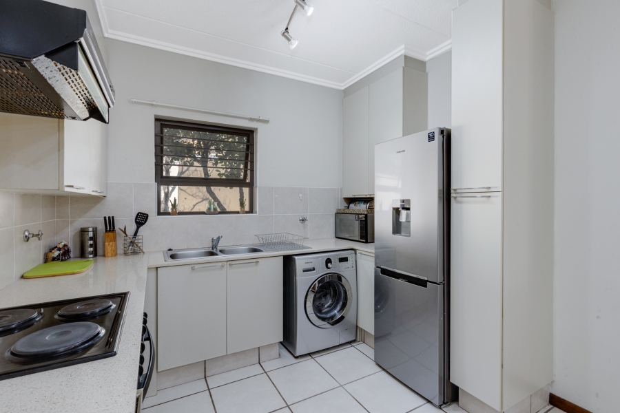 To Let 2 Bedroom Property for Rent in Fourways Gauteng
