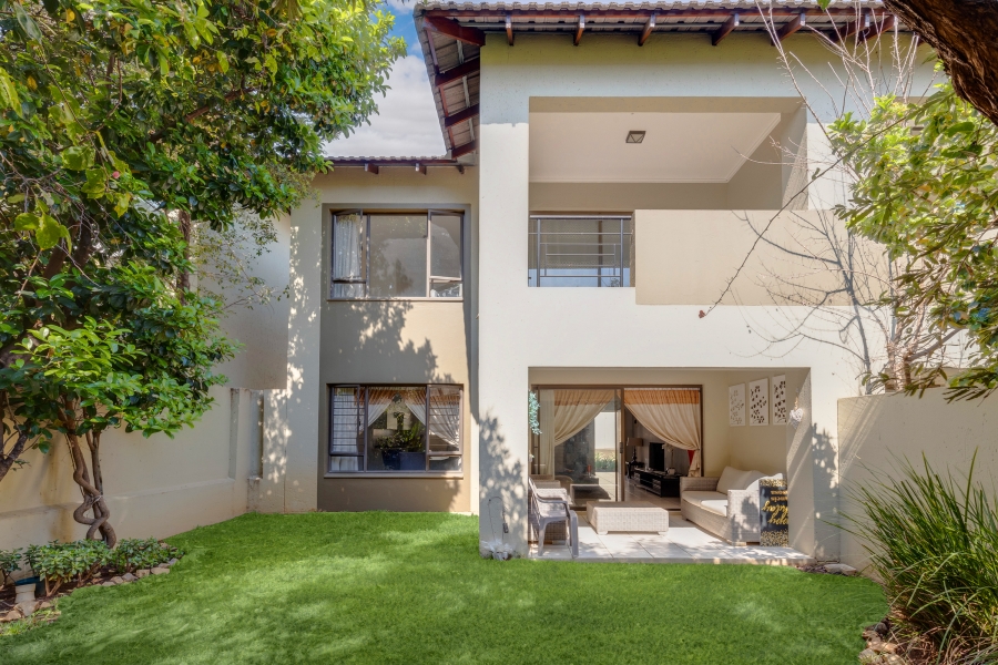 To Let 2 Bedroom Property for Rent in Fourways Gauteng