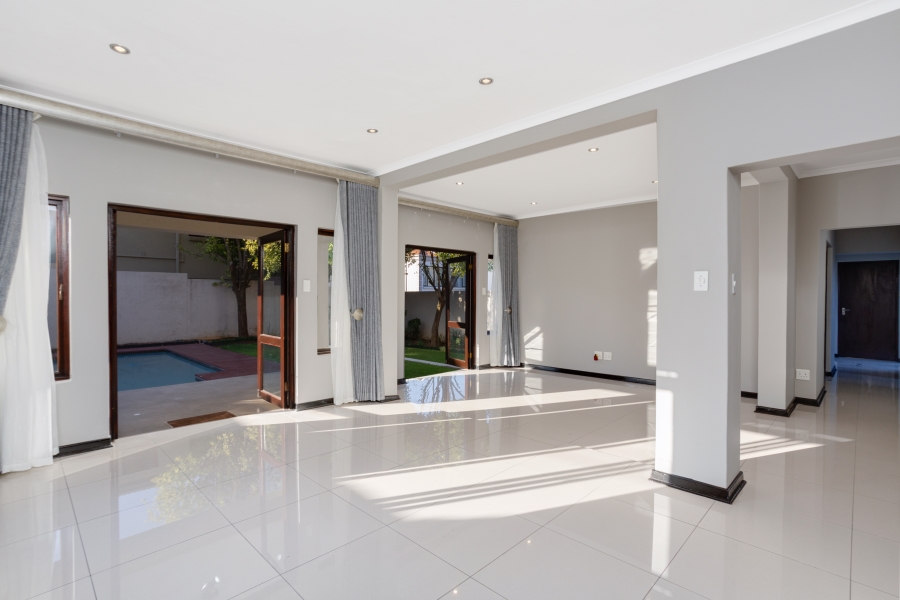 To Let 3 Bedroom Property for Rent in Broadacres Gauteng