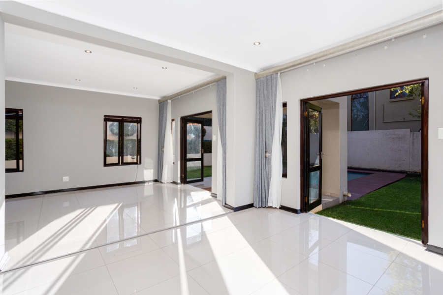 To Let 3 Bedroom Property for Rent in Broadacres Gauteng
