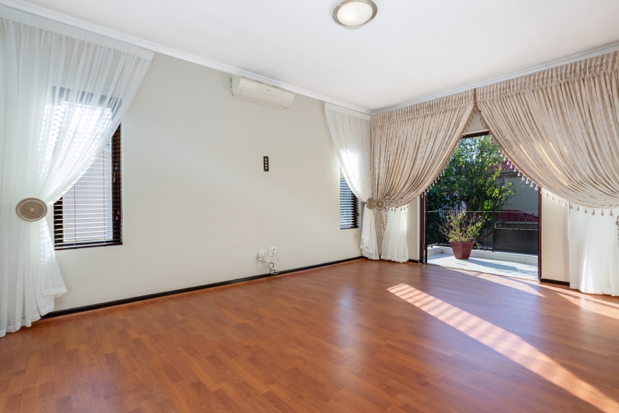 To Let 3 Bedroom Property for Rent in Broadacres Gauteng