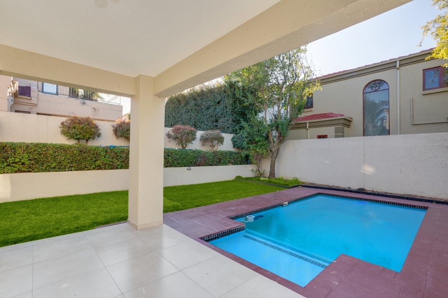 To Let 3 Bedroom Property for Rent in Broadacres Gauteng