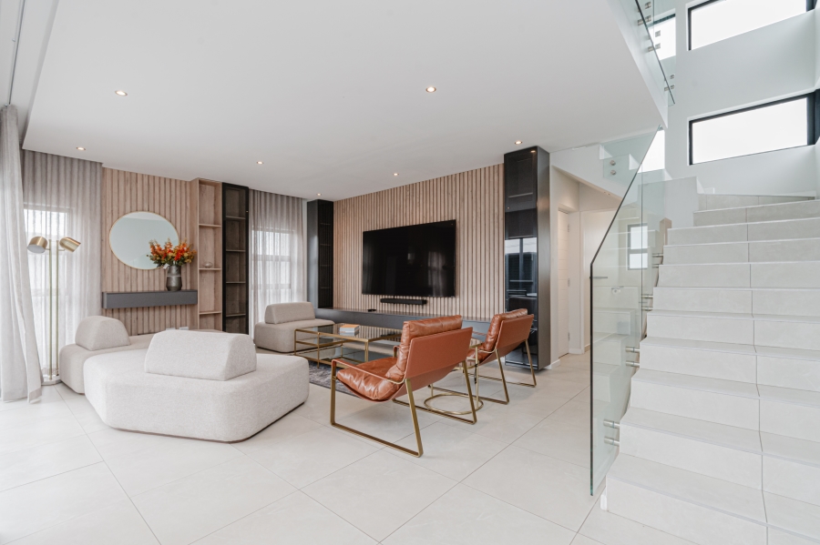 To Let 4 Bedroom Property for Rent in Lonehill Gauteng
